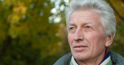 Wereldwijde analyse van richtlijngebruik bij kwetsbare ouderen met hypertensie
